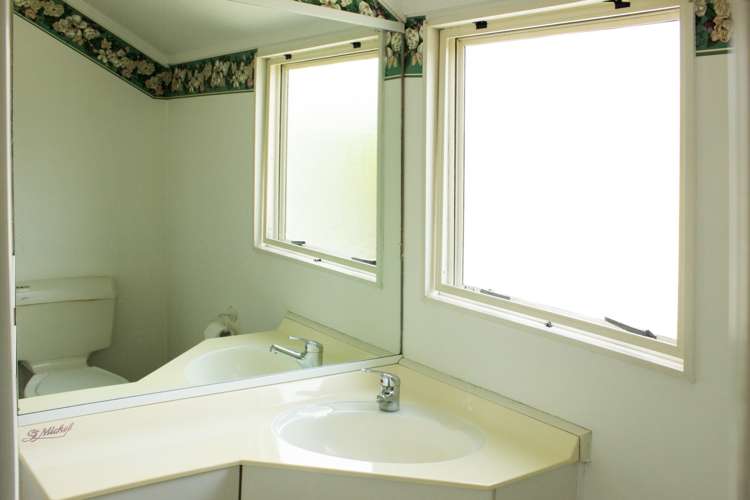 19 Central Park Drive Te Atatu South_10