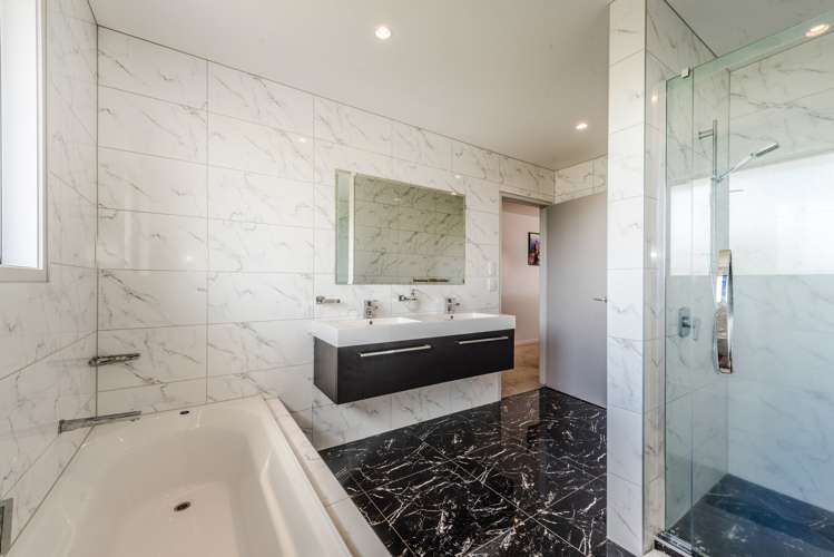 35 Heathfield Avenue Huntington_18