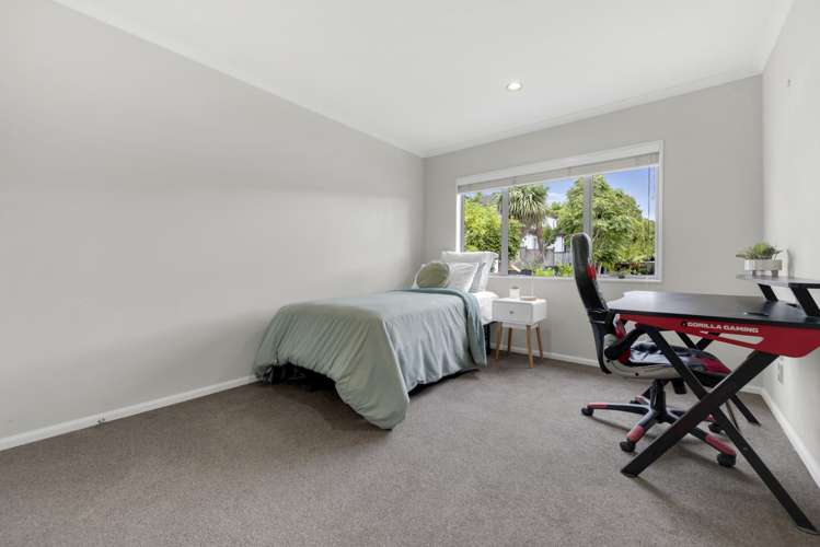 19 Gibbston Crescent Flat Bush_23
