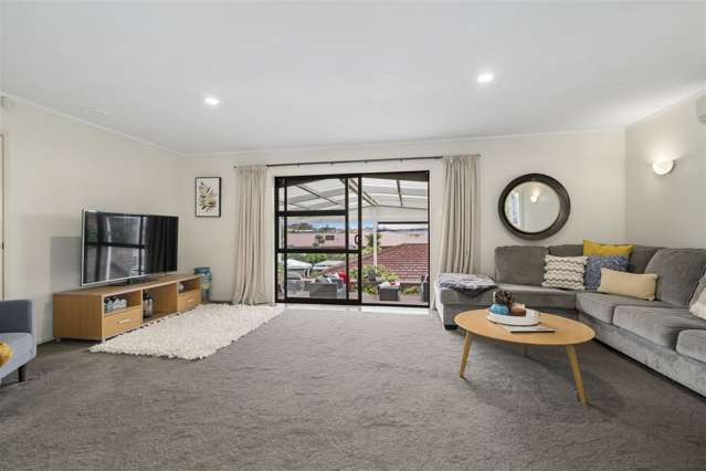 1/16 Petrel Place Massey_2