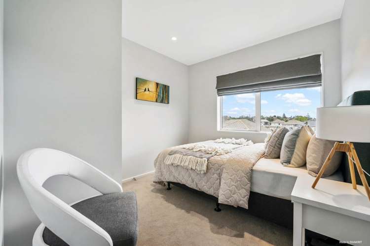 87 Bordeaux Parade Te Atatu South_12