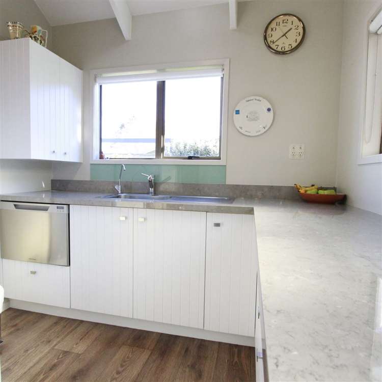 23 Trotter Avenue Waiomu_4