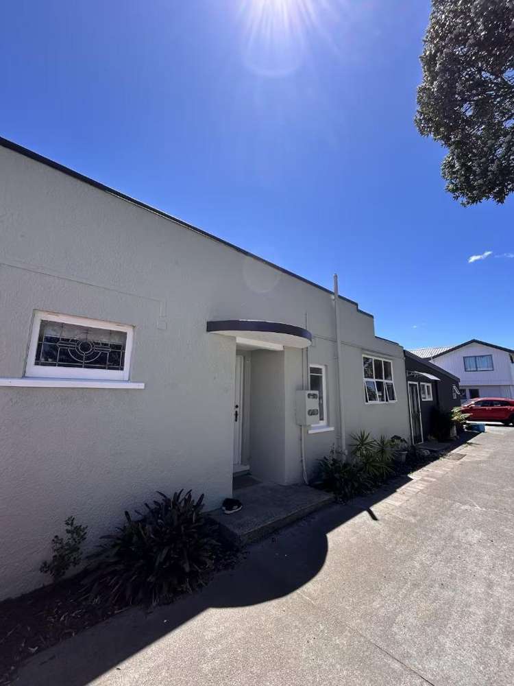 77b Eversham Road 11229_1