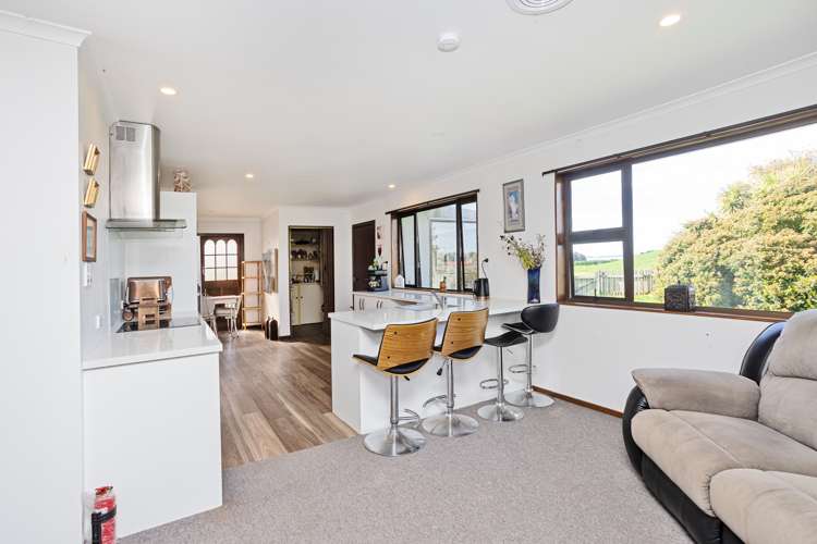 143 Black Road Otatara_15