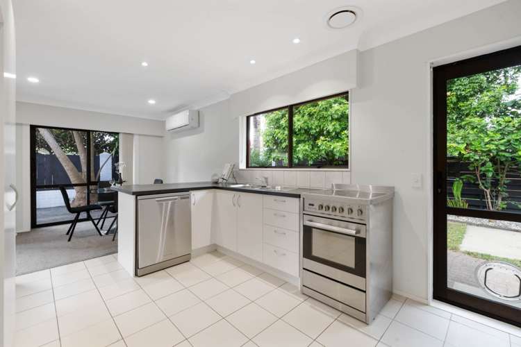 2/22 Beaumaris Way Conifer Grove_6