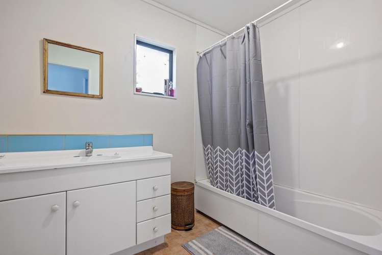 70 Wishart Road Helensville_43