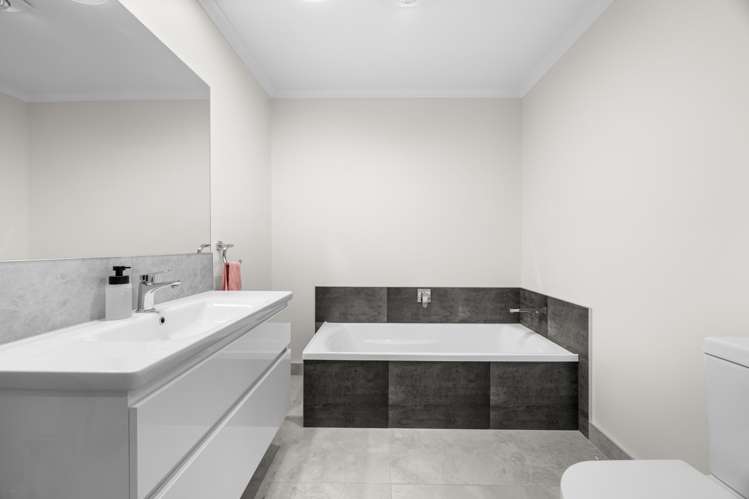 13 Leebank Crescent Riverhead_14