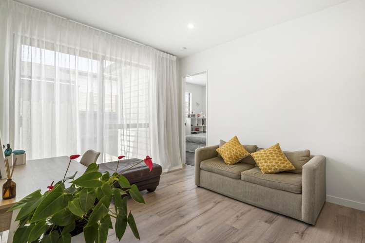 37 Matahae Crescent Milldale_13