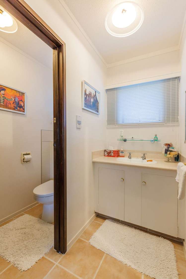 10 Oaktree Avenue Browns Bay_25