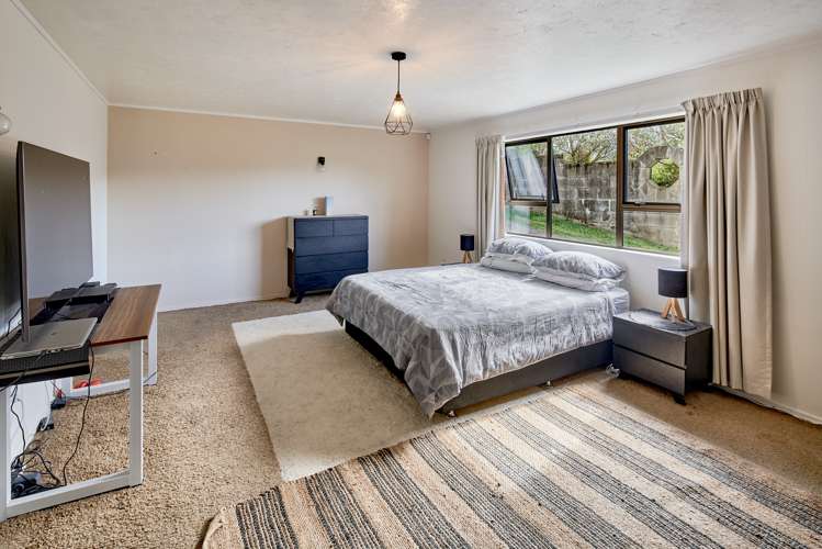 8 Dunleith Grove Silverstream_16