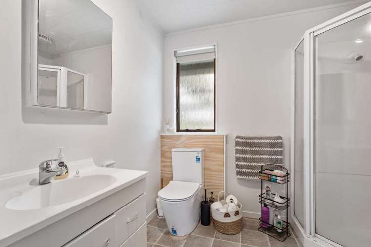 70 Racecourse Road Waiuku_12