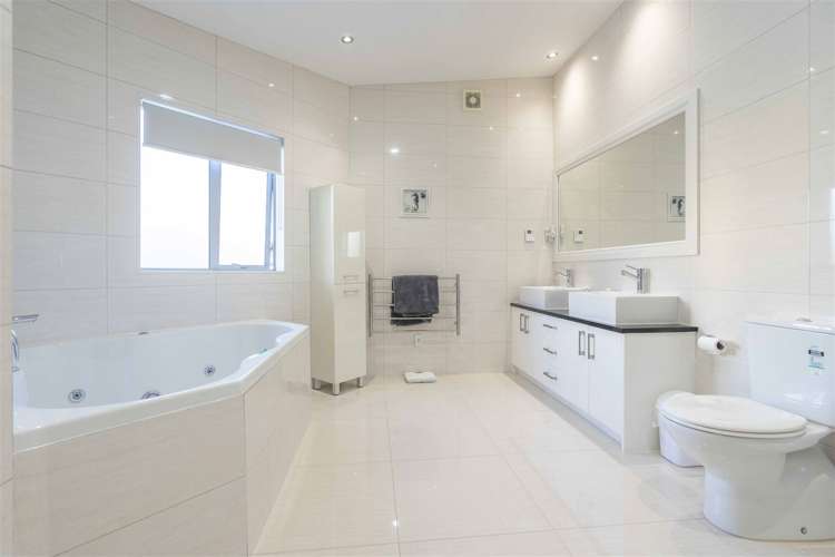 13 Bintulu Place Fairview Heights_10