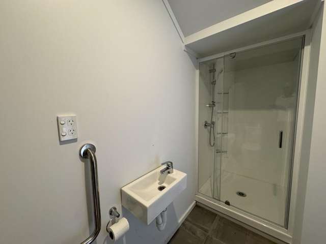 2/129 Ingram Road Rukuhia_4