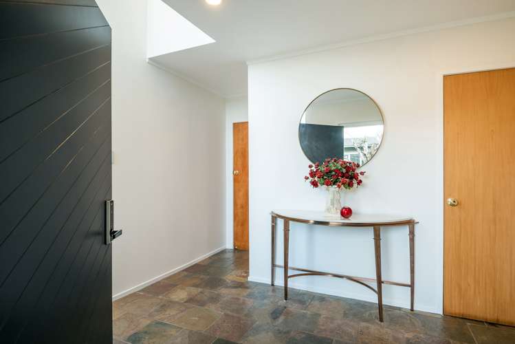 82 Seaview Road Castor Bay_22