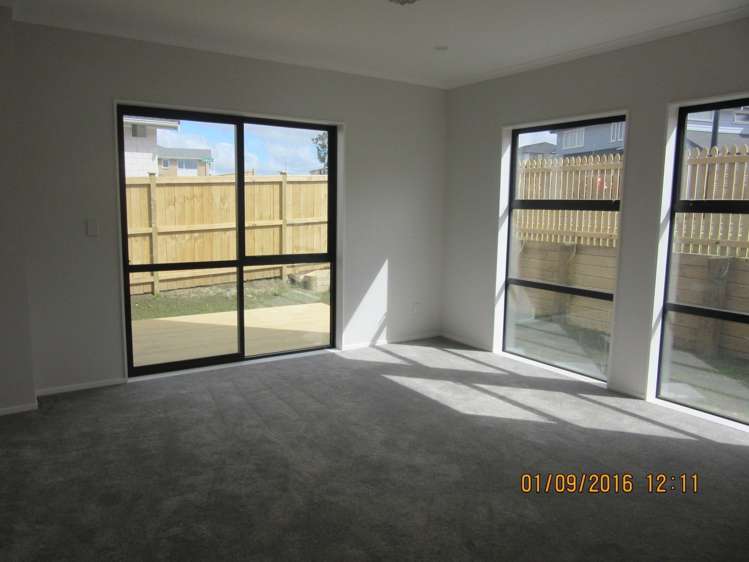 10 Ascension Crescent Orewa_12