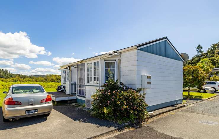 A roomy three-bedroom cottage on Lawrence Waitahuna Highway, in Lawrence, Clutha, sold this month for $390,000. Photo / Supplied