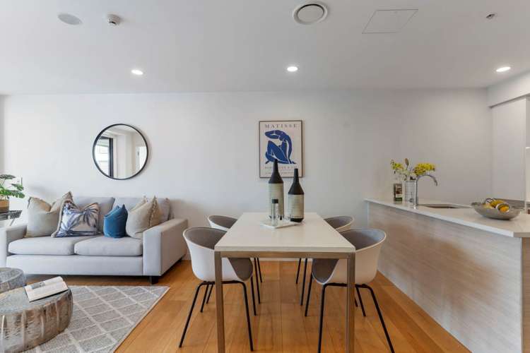 406/10 Lion Place Epsom_7