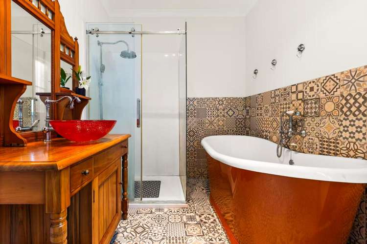 1200 Caroline Road Mayfair_11