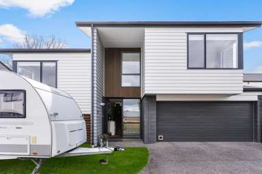 61A Castledine Crescent_3