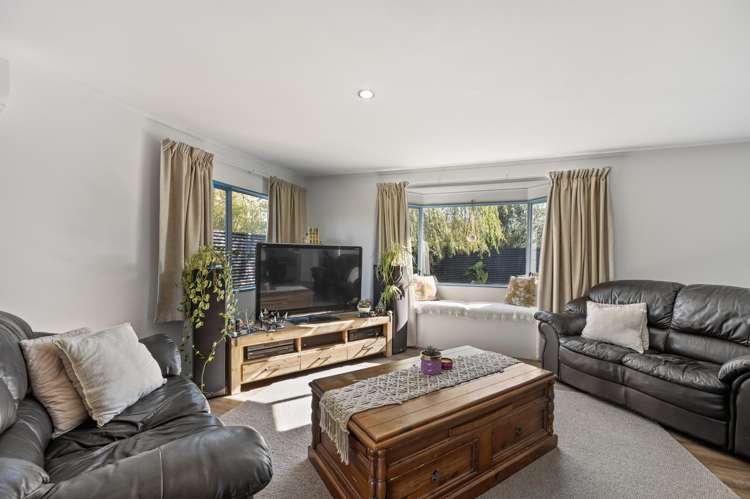 2/237 Georges Drive Napier South_5