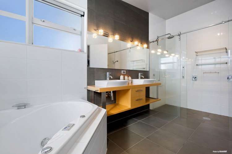 75 Pine Harbour Parade Beachlands_37