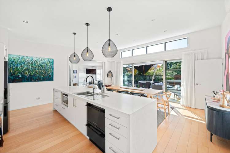 15 Hunt Place Albert Town_3