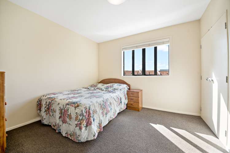 6/21 Armoy Drive East Tamaki_11