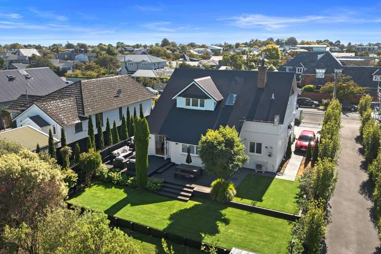 111 St Andrews Square Strowan_31