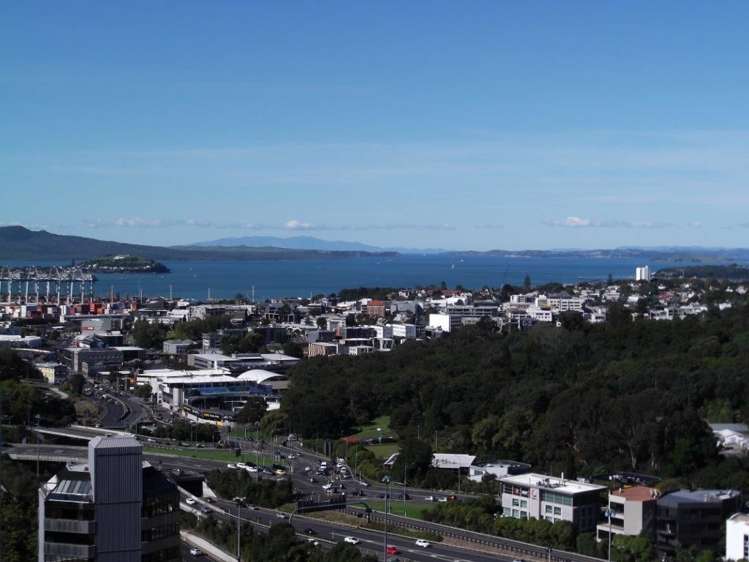 1501/18 Saint Martins Lane Grafton_13