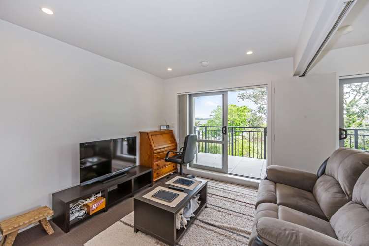 A18/71 Spencer Road Oteha_2