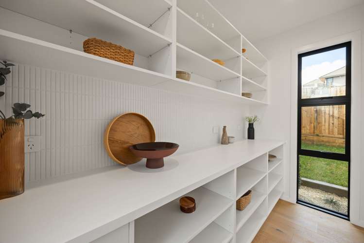 4/15 Lake Domain Drive Hamilton Lake_9