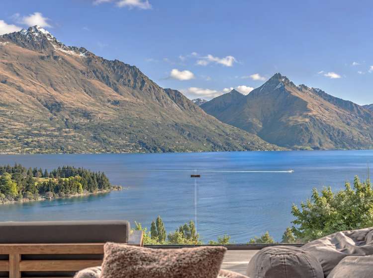 52 Suburb Street Queenstown Hill_5