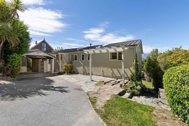 27 Avalon Crescent Fernhill/Sunshine Bay_1