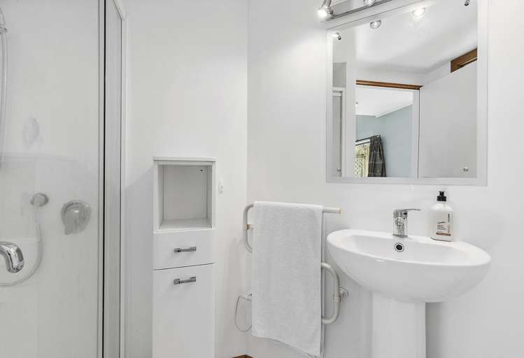 14a Spicer Place Tawa_22