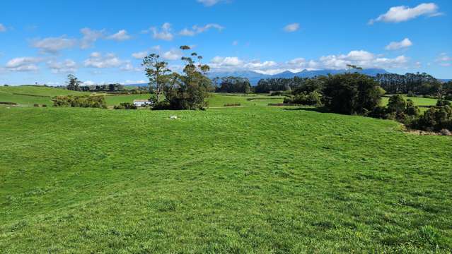 868 Upland Road Egmont Village_1