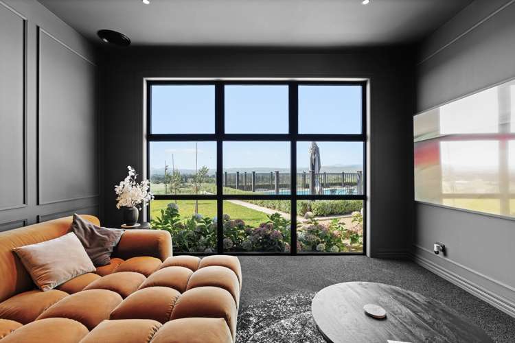 83 Charles Robert Drive Kahutara_14