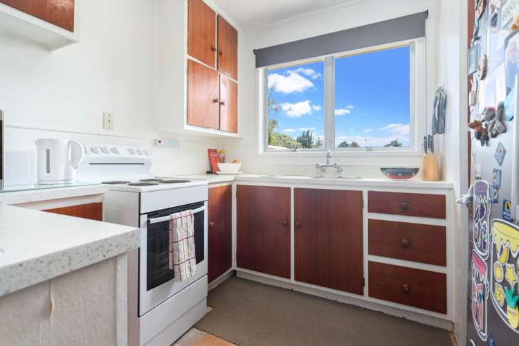 64 Sunlands Drive Manurewa_11