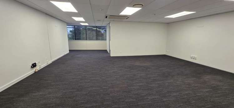 Unit 2, Level 1, 585 Wairakei Road Burnside_5