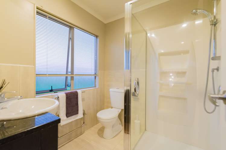 135 Baverstock Road Flat Bush_12