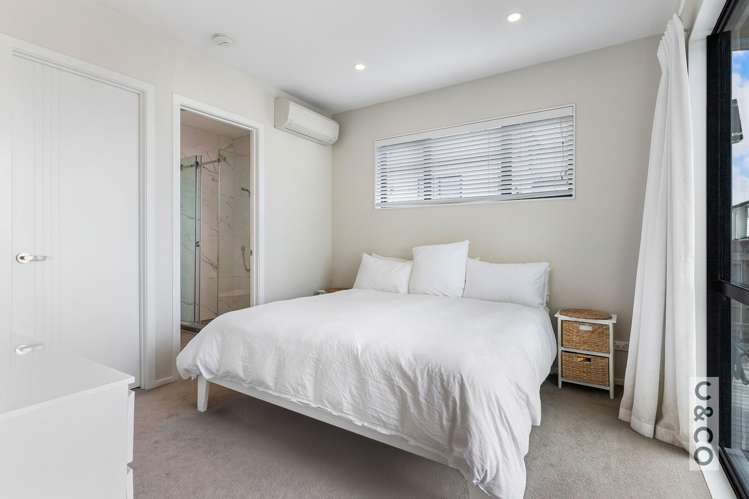 5 Byron Drury Way Riverhead_23