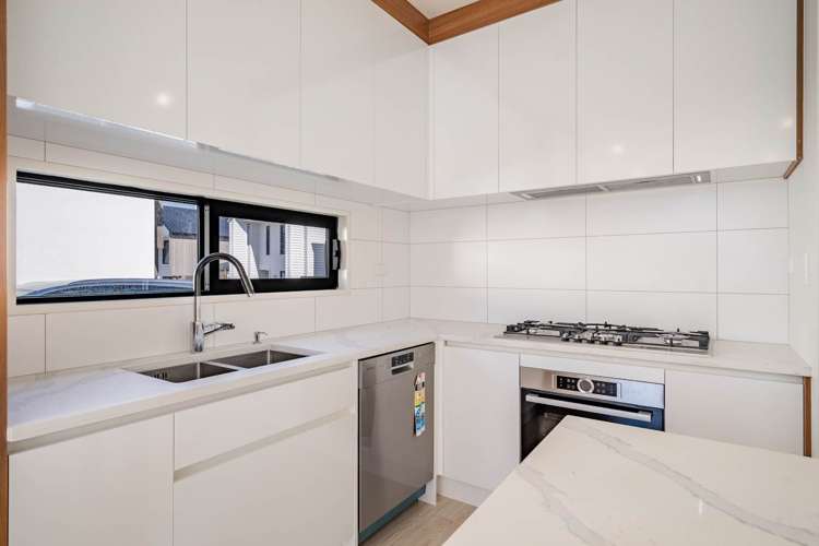 16 Tihema Lane Westgate_5