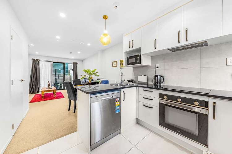 19/18 Hewlett Road_4