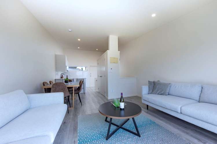 23p Hendry Avenue Hillsborough_7