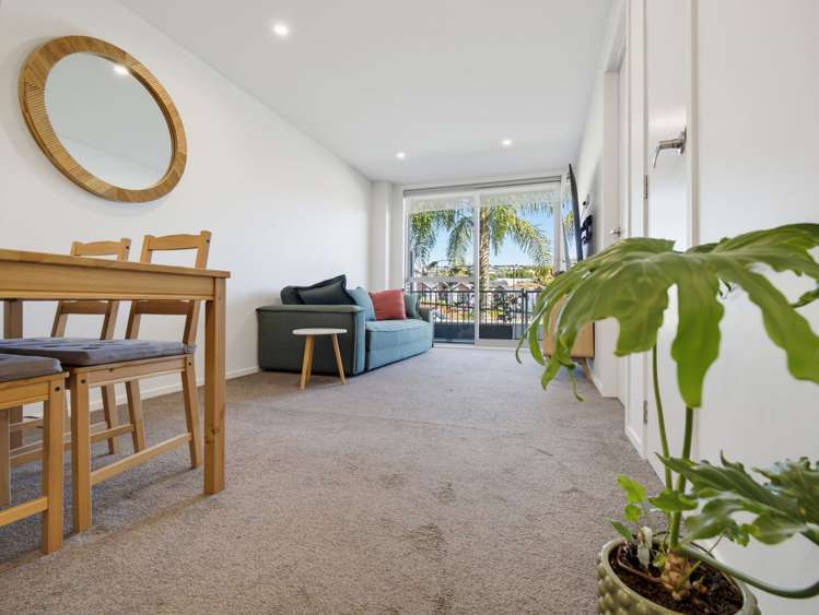 6/17 Link Crescent Stanmore Bay_10