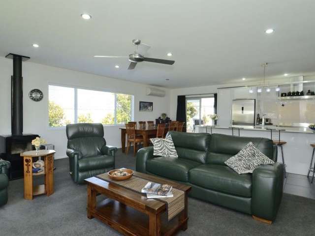 22 Pohutukawa Grove Lytton West_4