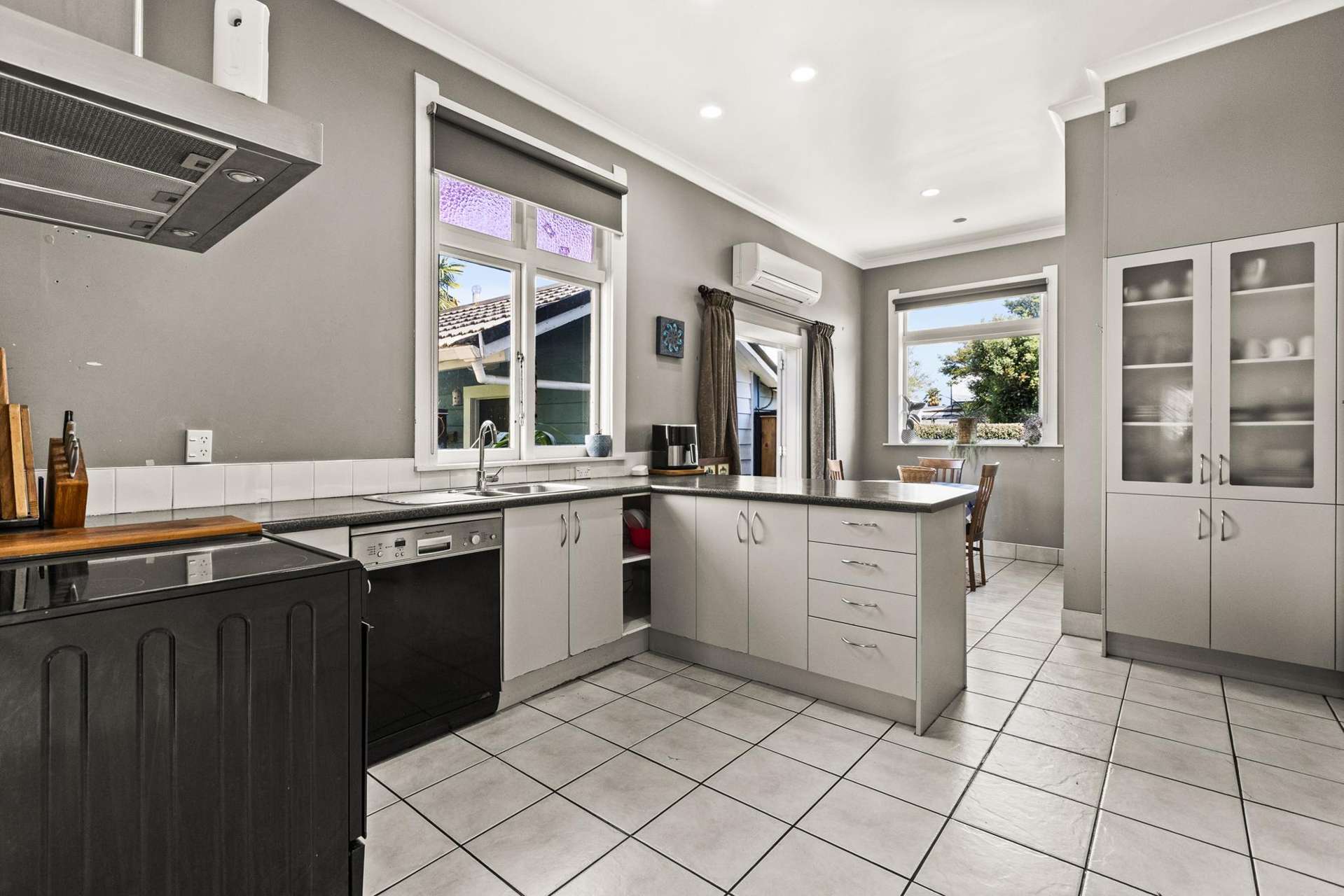 115 Charlotte Crescent Mayfair_0