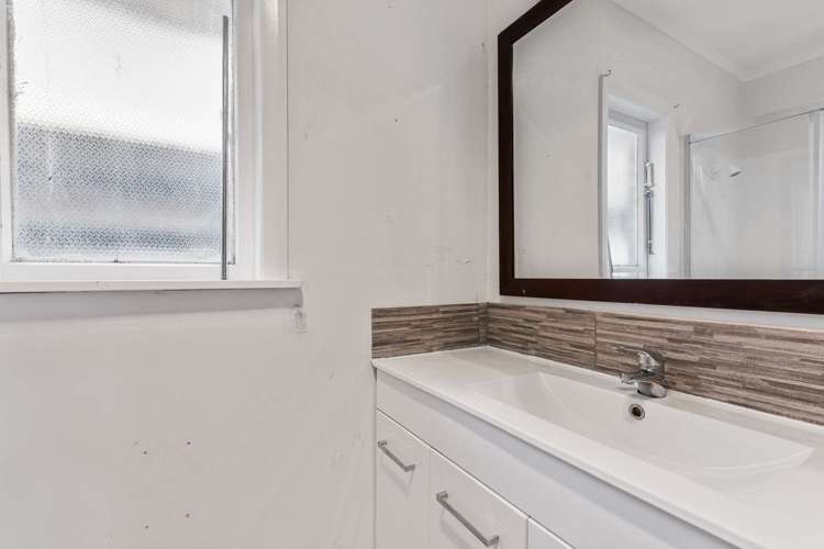 8 Rollerson Street Papakura_9