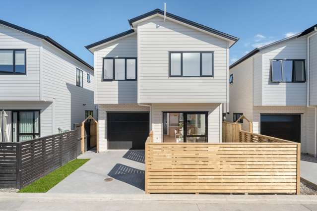 Modern Family Living, Minutes from Costco