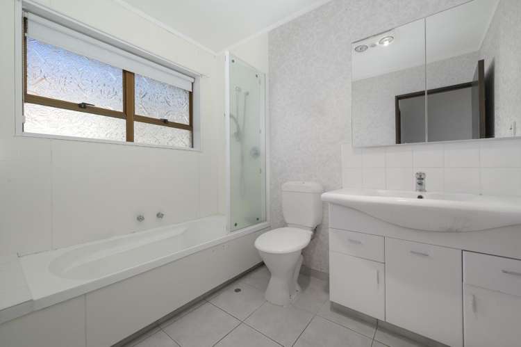 17 Upland Street Brookfield_13