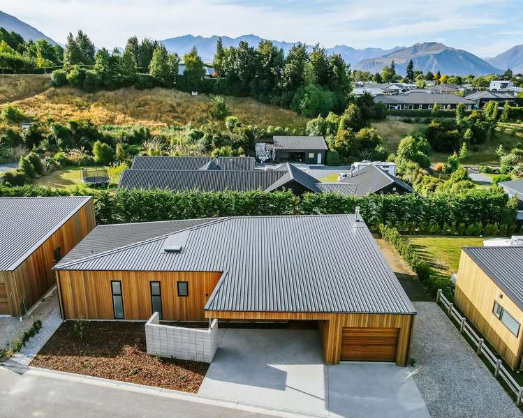 13 Fern Burn Close Wanaka_24